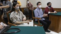 Kedatangan Ririn Dwi Ariyanti ternyata bersamaan dengan kehadiran Aldi Bragi. Foto: Palevi