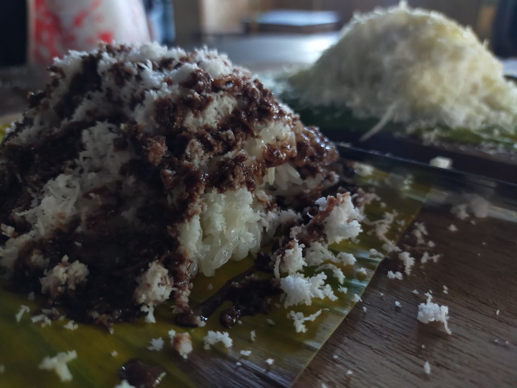 Merinding! Makan Ketan di Sini Bakal Ditemani 'Kuntilanak' dan 'Pocong'