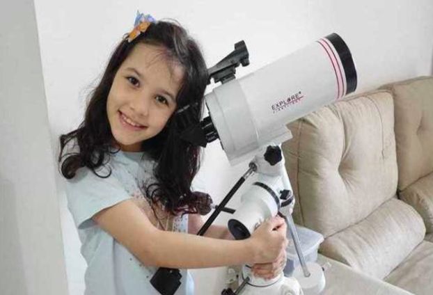 Astronom cilik Nicole Oliveira
