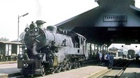 Begini jadulnya Stasiun Kereta Api Tanah Abang pada tahun 1964. Facebook/Boyke Patiellele  