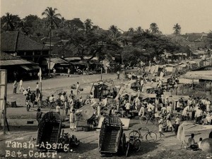Sejarah Bangunan Pasar Tanah Abang: Kisah Pembantaian China hingga Atap Rumbia