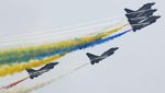 China Pamer Kemampuan Jet Tempur Andalan