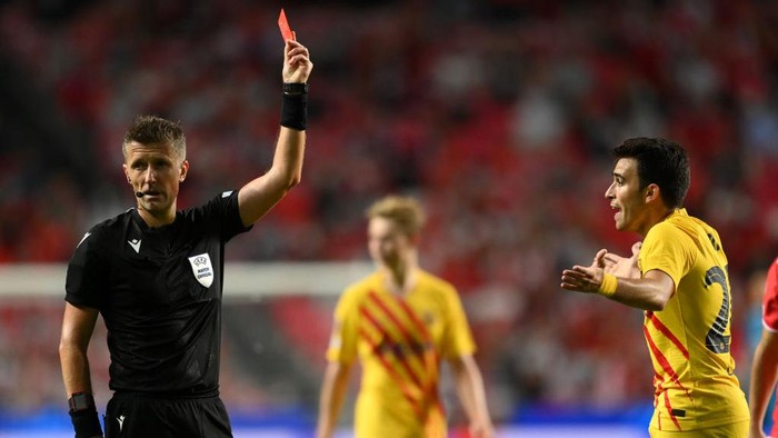 BARCELONA, SPAIN - SEPTEMBER 20: Eric Garcia of FC Barcelona shows his dejection during the La Liga Santander match between FC Barcelona and Granada CF at Camp Nou on September 20, 2021 in Barcelona, Spain. (Photo by David Ramos/Getty Images)