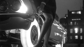 Pada tahun 1961, Goodyear memamerkan ban mobil yang bisa menyala. Tapi produk ini tidak sampai jadi massal. Foto: Vintages