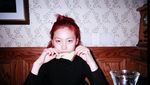 Squid Game Viral, Ini Momen HoYeon Jung Pemeran Sae Byeok Saat Nyantai di Kafe