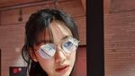 Squid Game Viral, Ini Momen HoYeon Jung Pemeran Sae Byeok Saat Nyantai di Kafe
