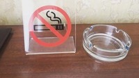 Dilarang merokok tapi ada asbak, simbol pesan yang kontradiktif. Foto: Brightside/Slavenski/pikabu