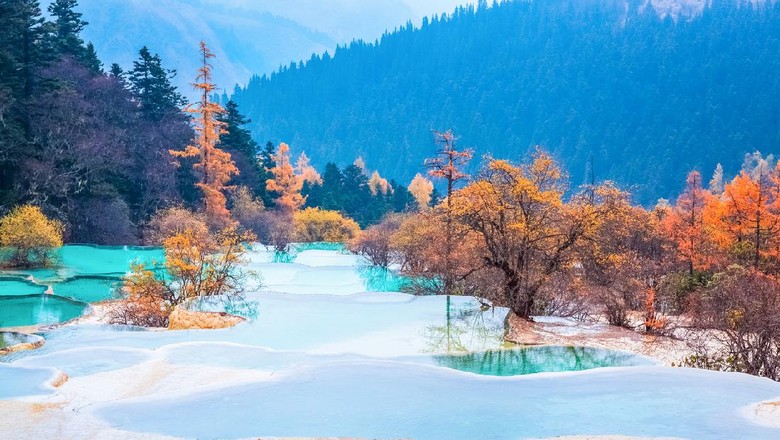 Huanglong Scenic Area Huanglong Scenic Area