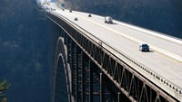 Hiii tinggi banget. Ini di New River Gorge Bridge, USA. Foto: Dok. Istimewa/brightside