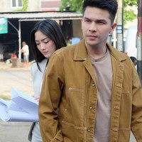 Nama Jonathan Frizzy dan Ririn Dwi Ariyanti belakangan tengah jadi perbincangan hangat. Keduanya digosipkan memiliki hubungan yang cukup dekat. Baik Jonathan Frizzy dan Ririn sendiri diketahui sama-sama sedang dalam tahap perceraian dengan pasangan masing-masing. Foto: Instagram.com/team.nara