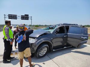 Mobil Pecah Ban di Jalan Tol? Jangan Langsung Injak Rem!