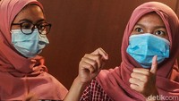 Penyandang difabel tuna wicara dan tuna rungu diberi ruang Difabis Coffee & Tea di terowongan Kendal, Jakarta Pusat.