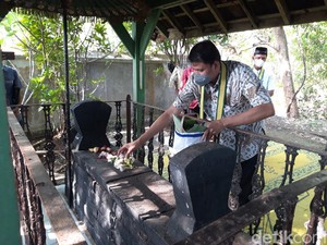 Kemenakan MN IX Wakili Keluarga Mangkunegaran Ziarahi Leluhur, Apa Maknanya?