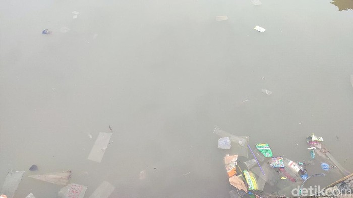 Laut di Ancol Jakarta Utara, kabarnya tercemar parasetamol. (Nahda/detikcom)