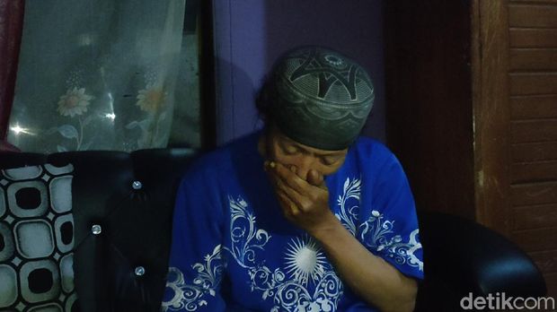 Mang Ade sosok yang menemukan bocah pendaki yang hilang di Gunung Guntur mendapat apresiasi dari Kapolres Garut.