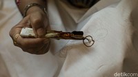 Selain itu mendorong para pengrajin batik di Jakarta agar tetap semangat dalam melestarikan budaya batik Betawi.