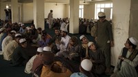 Secara historis, pemerintah Afghanistan kekurangan sumber daya untuk menyediakan pendidikan di daerah pedesaan, memungkinkan madrasah untuk tumbuh dalam pengaruh.  