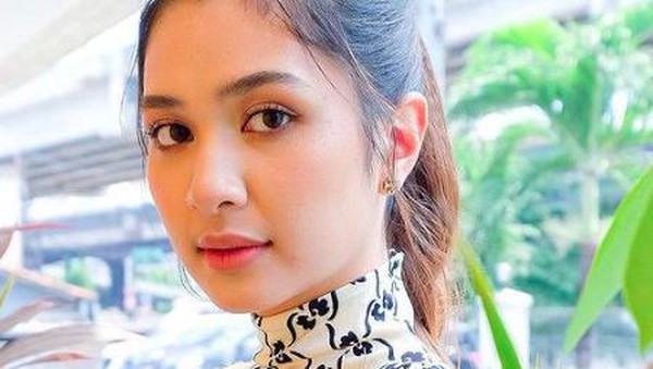 10 Pesona Mikha Tambayong yang Cantiknya Bikin Jatuh Cinta