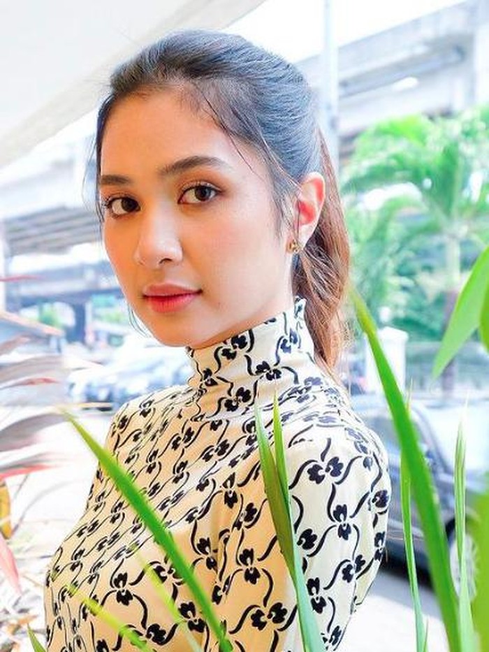 cantiknya Mikha Tambayong
