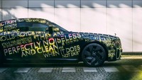 Soal performa Rolls-Royce belum membocorkannya, meski demikian mereka menjamin performa mobil listrik Spectre akan sama seperti mesin V12, artinya bisa dikatakan motor ini hanya butuh waktu 4,3 detik untuk bisa berlari 96 km/jam. Foto: dok. Rolls-Royce