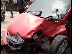 Tertabrak Kereta Api di Cilegon, Mobil Ringsek-Terseret 10 Meter