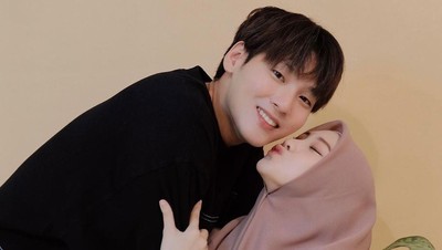 Potret Mesra Selebgram Julia Prastini, Suaminya Korea Mualaf