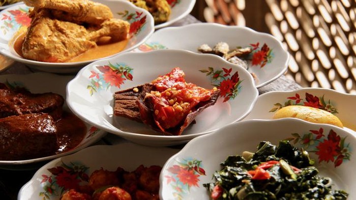 Nasi Padang Rp 10 ribuan Bawa Duit Rp 10.000 Bisa Kenyang Makan Nasi Padang di 5 Tempat Ini