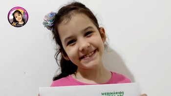 Nicole Oliveira adalah astronom termuda di dunia, usianya baru 8 tahun. Ia merupakan gadis cilik asal Brasil.  Foto: Instagram/@nicolinha2012