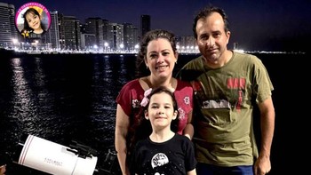 Terlepas dari itu, dia hanyalah gadis biasa. Ia menikmati waktu bersama keluarga atau sekadar berjalan-jalan ke planetarium. Foto: Instagram/@nicolinha2012