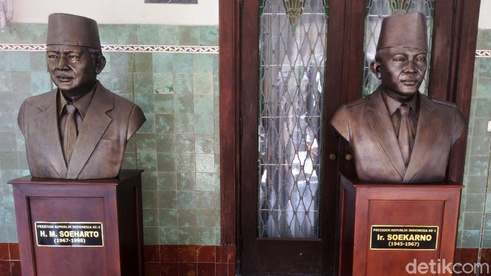 Patung Soeharto di Rumdin Gibran Mantan Panglima TNI Jenderal Gatot Nurmantyo menyoroti keberadaan patung Soeharto yang seakan-akan hilang. Namun patung Soeharto justru ada di rumdin wali kota.