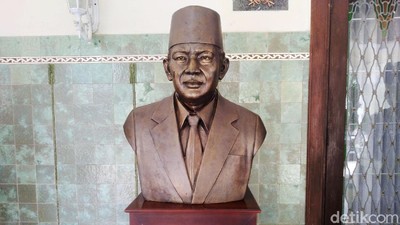 Tidak Musnah, Masih Ada Patung Soeharto di Rumdin Gibran