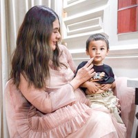 Terungkap jika mereka sudah mulai menyiapkan nama. Paula mengaku jika anak keduanya juga akan berinisial K tapi kali ini mungkin tidak ada unsur binatang. Sedangkan Lesti mengaku sudah menyiapkan nama anak sebelum nikah. Foto: Instagram @paula_verhoeven