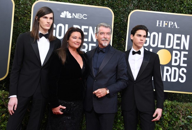 Kepada GQ, Pierce Brosnan juga mengungkapkan kebanggaannya anak-anaknya kini bisa berkarier di dunia hiburan. Meskipun dulu dia sering mengatakan pada anak-anaknya untuk tidak terjun ke dunia akting. Foto: dok. AFP