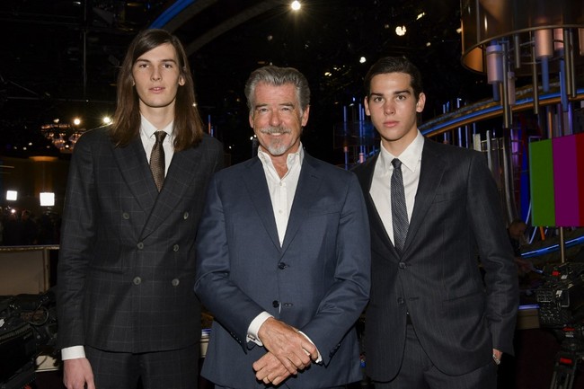 Dalam wawancara dengan GQ, Dylan dan Paris mengenang masa saat mereka tidak tahu kalau ayah mereka adalah artis alias orang terkenal. Yang mereka pahami adalah sang ayah orang yang baik dan ramah sehingga siapapun yang ditemuinya di jalan mengenalnya. Foto: dok. AFP