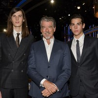 Dalam wawancara dengan GQ, Dylan dan Paris mengenang masa saat mereka tidak tahu kalau ayah mereka adalah artis alias orang terkenal. Yang mereka pahami adalah sang ayah orang yang baik dan ramah sehingga siapapun yang ditemuinya di jalan mengenalnya. Foto: dok. AFP