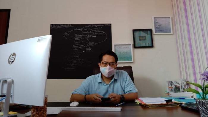 Plt Kabid Sekolah Menengah (Sekmen) Dispendik Surabaya Tri Aji Nugroho