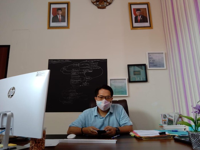 Plt Kabid Sekolah Menengah (Sekmen) Dispendik Surabaya Tri Aji Nugroho