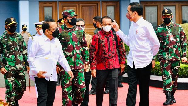 Presiden Jokowi bersama rombongan bertolak ke Papua dalam rangka kunjungan kerja. (Dok: Biro Pers Sekretariat Presiden)