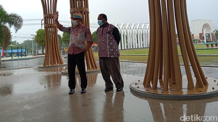 Ridwan Kamil meresmikan Alun-alun Sorong rancangannya