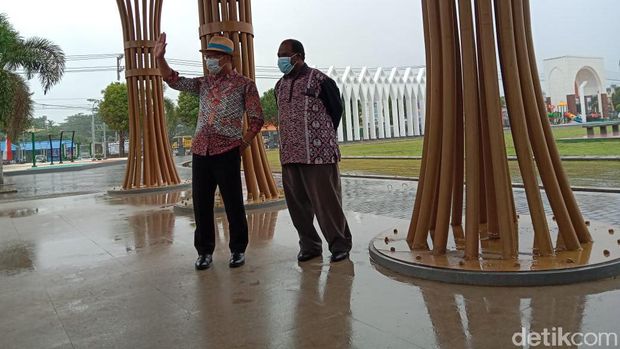 Ridwan Kamil meresmikan Alun-alun Sorong rancangannya