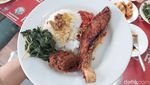 Lamaknyo! Nasi Kakap Goreng Garing di Warung Padang Nyempil di Gang Benhil