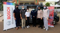 Bantuan ini diberikan ke 18 titik rumah sakit dan sentra vaksinasi di Jabodetabek.