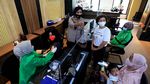 Suntikan Semangat untuk Nakes dan Relawan Vaksin COVID-19