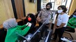 Suntikan Semangat untuk Nakes dan Relawan Vaksin COVID-19