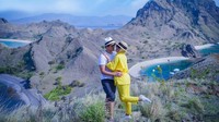 Perjalanan itu ia lakukan bersama suami tercinta, Reino Barack. Foto: Instagram Syahrini