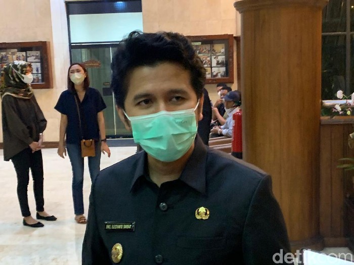 Vaksinasi COVID-19 dosis pertama di Jatim mencapai 46,97 persen dari target. Dosis kedua baru mencapai 23,62 persen dari target.