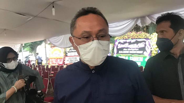 Zulkifli Hasan tiba di rumah duka Sabam Sirait