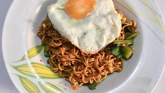 10 Resep Mie Instan Kekinian ala Drakor dan Warkop yang Gurih Nendang