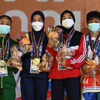 Atlet berhijab peraih medali emas PON Papua 2021 berikutnya adalah Anggun Nurajijah. Anak penjual tahu keliling itu punya kisah inspiratif perjuangannya meraih prestasi dan membanggakan orangtua. Anggun adalah atlet putri di cabang Judo, yang sudah berhasil menjadi salah satu penyumbang medali emas buat kontingen Jawa Barat. Foto: dok. Anggun Nurajijah.