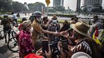 Berbatik, Anies Gowes di Kawasan Bundaran HI